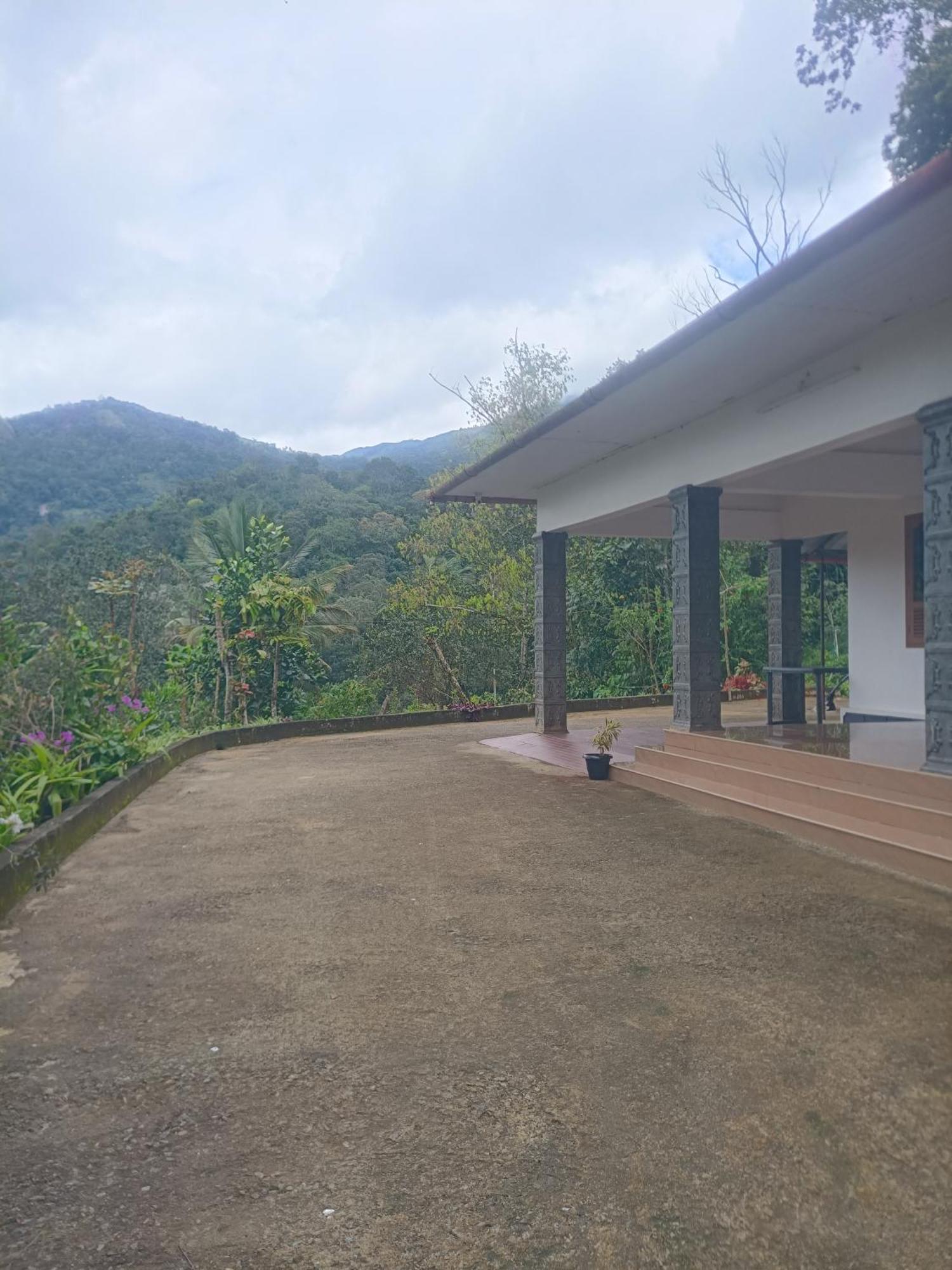 Anivilla Holiday Home Kunjithanny Anachal Ngoại thất bức ảnh