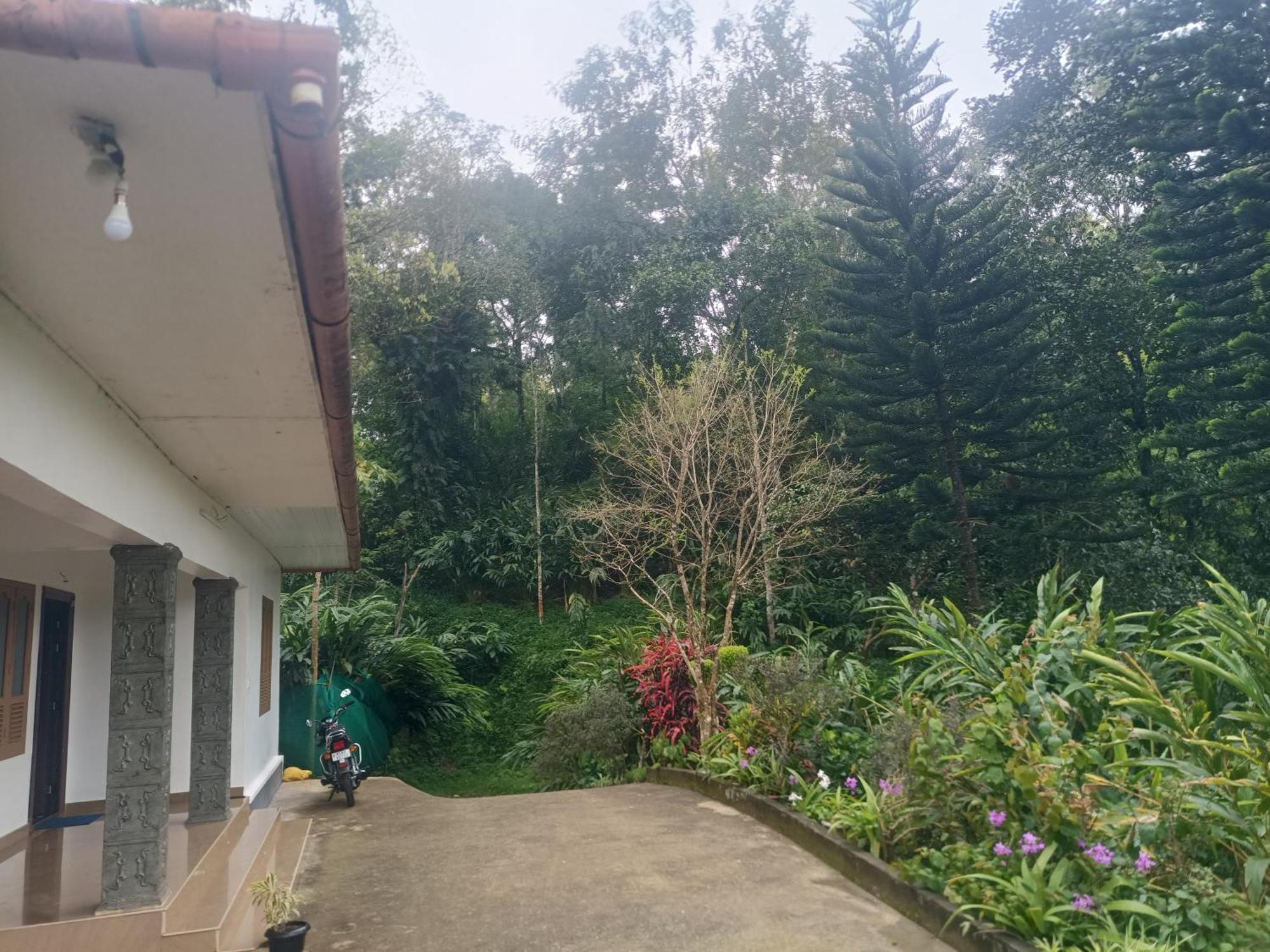 Anivilla Holiday Home Kunjithanny Anachal Ngoại thất bức ảnh