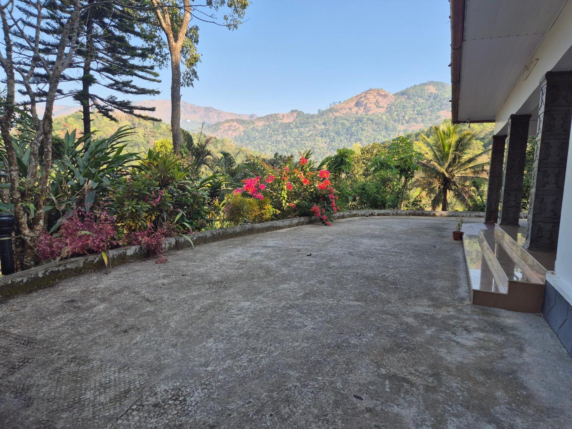 Anivilla Holiday Home Kunjithanny Anachal Ngoại thất bức ảnh