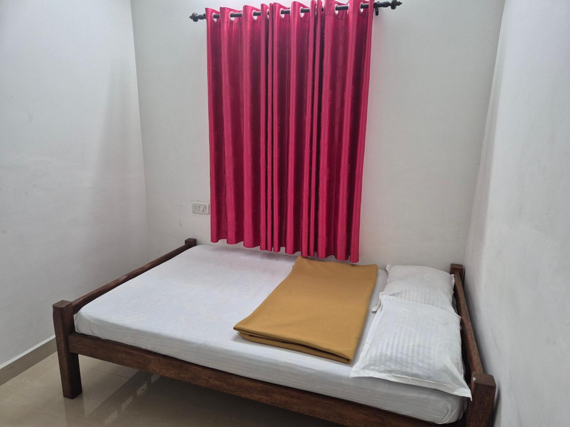 Anivilla Holiday Home Kunjithanny Anachal Phòng bức ảnh